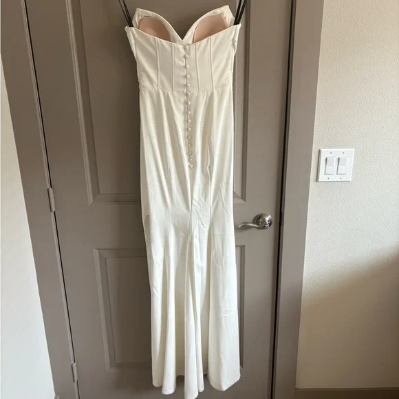 Jane Hill Huntleigh Gown - Picture 7 of 14